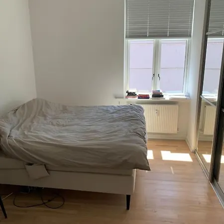 Entire 2-bedroom With Jacuzzi