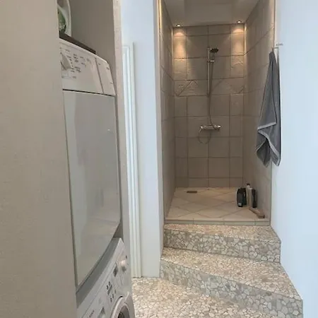 Entire 2-bedroom With Jacuzzi Vejle