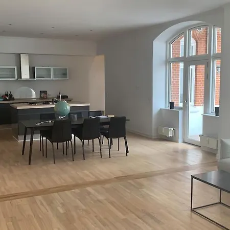 Entire 2-bedroom With Jacuzzi Apartment